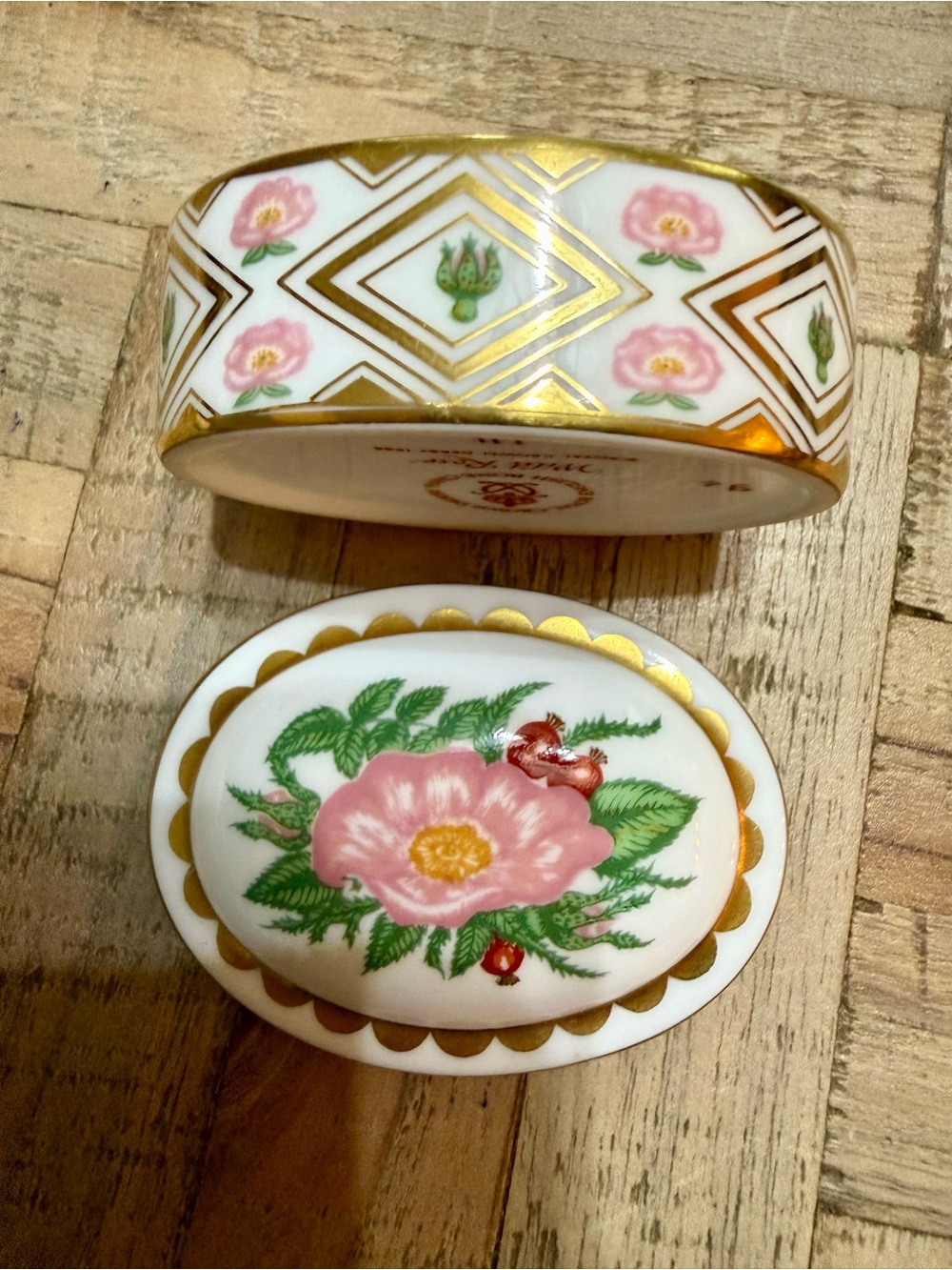 Royal Crown Derby Wild Rose Porcelain Pill Trinket Box - Gold Scalloped Trim